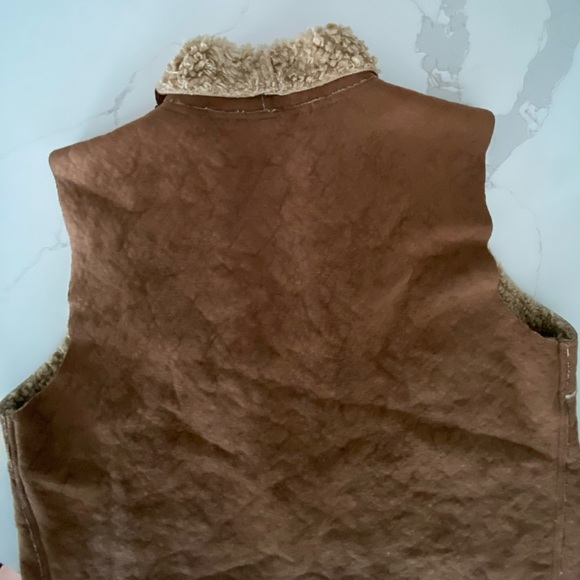 Zara Sherpa-style Vest - Picture 2 of 5